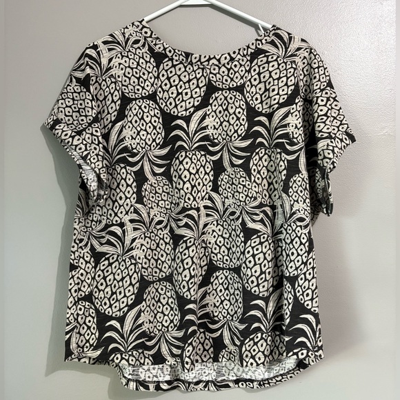 Reitman’s Pineapple Tank - Picture 2 of 6